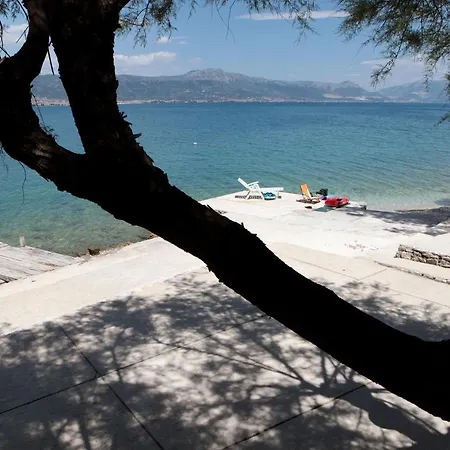 Lela, Next To The Beach *